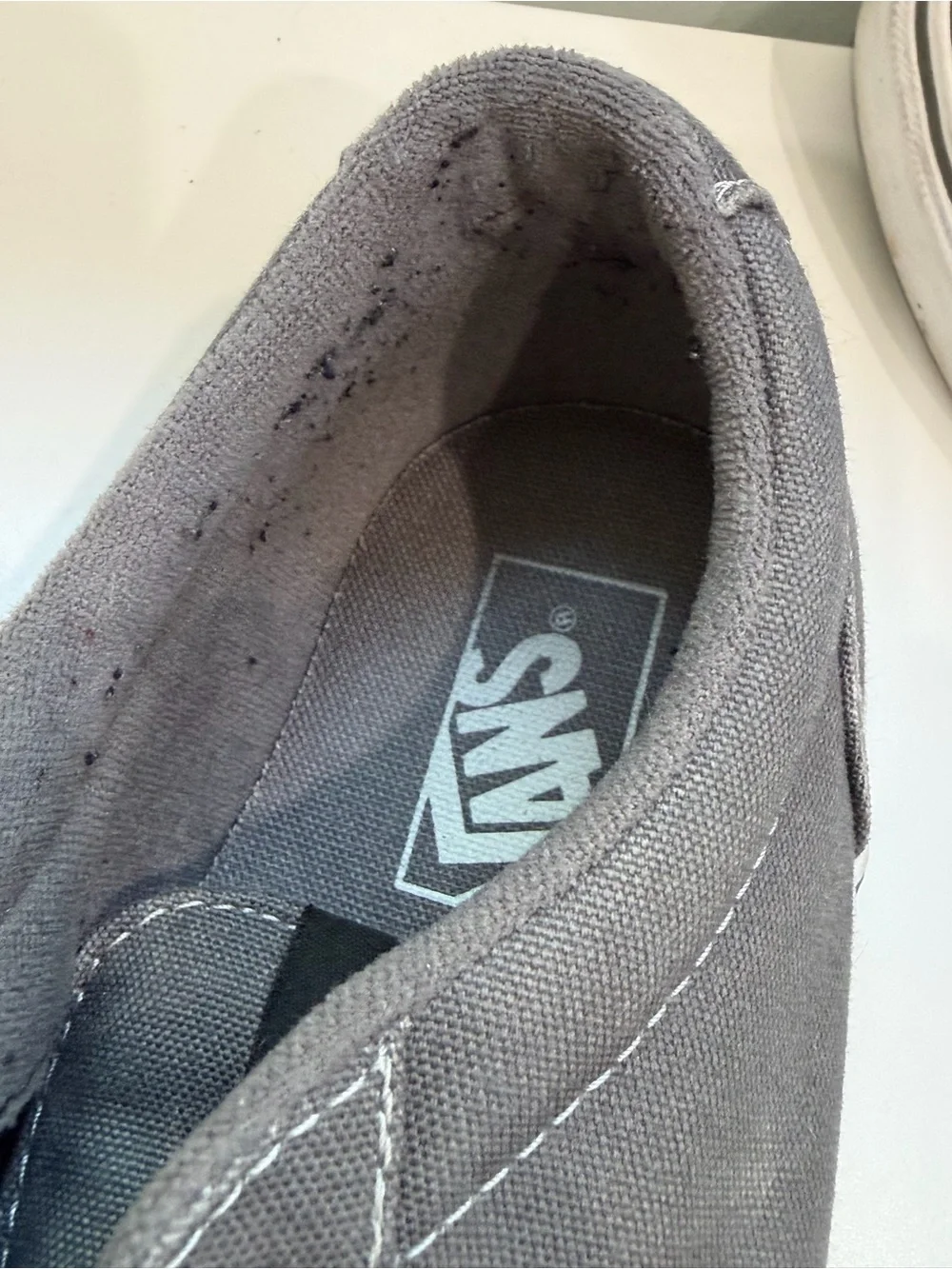 Vans Men's 9 Gray Canvas Low-Top Sneakers Skate Casual Streetwear Minimalist